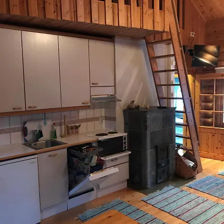 Log Cabin Pikku-Elsa *